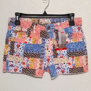 NWT "Levi's" Girlfriend Shorts Girls Size 16 Regular